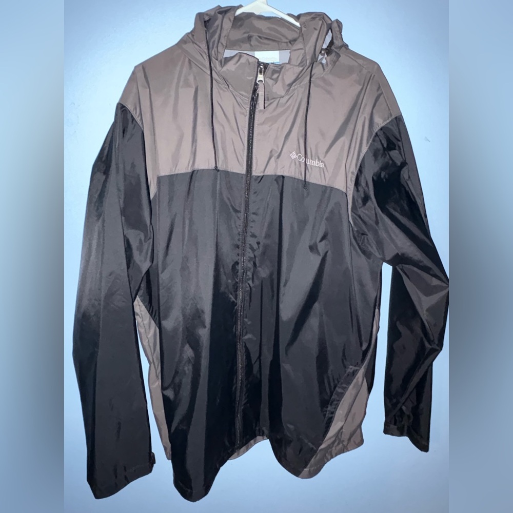 Columbia Men's Two-Tone Windbreaker